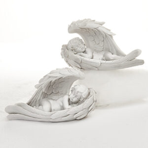 Engel, poly., sover i vinger - 13X23CM, 2 ASS.