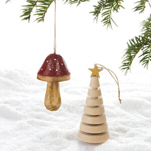 Juletræ&svamp, træ, med snor, H: 11-14cm - 2 ASS.